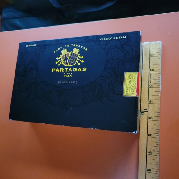 Empty Cigar Box - Picture 8 of 11